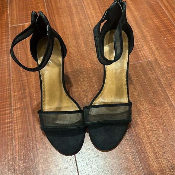 Black sandals - EXCELLENT CONDITION - Picture 1 of 4
